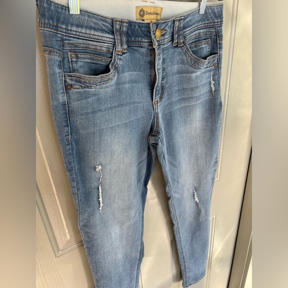 Democracy Crop Distressed Jeans- Size 8 - Picture 2 of 9